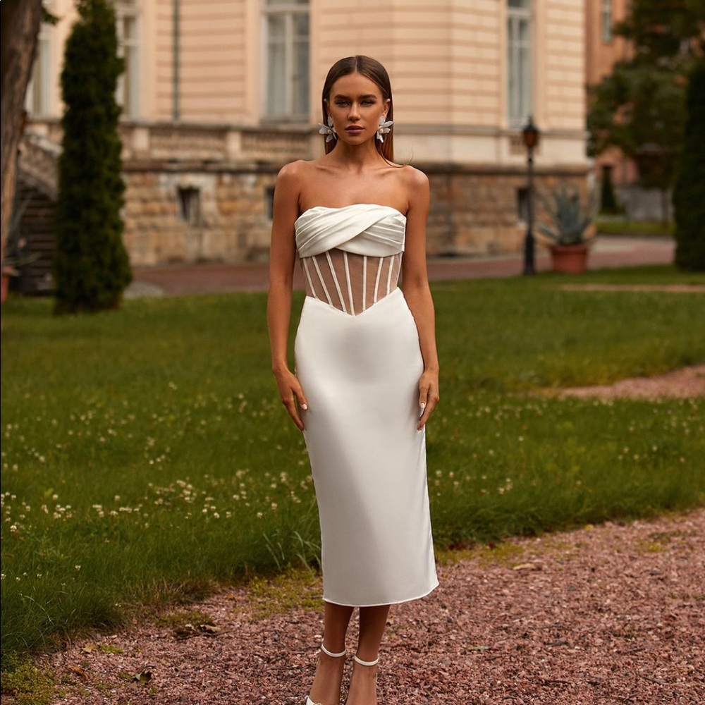 NWT - Alamour The Label Yvonne Dress